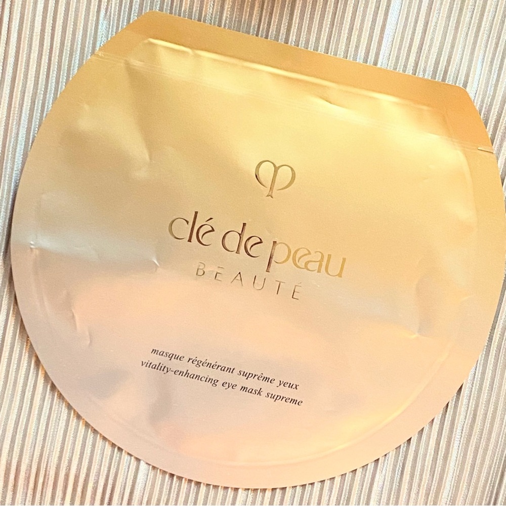 Cle de Peau Beaute Vitality-Enhancing Eye Mask Supreme (1 count)